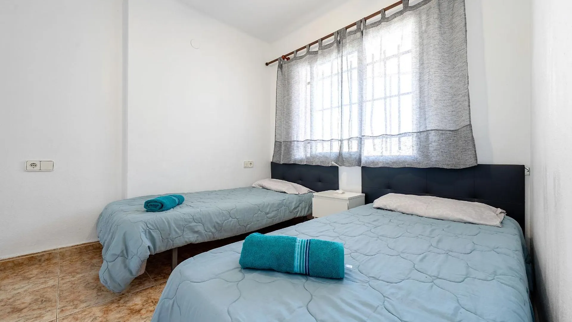 Hauzify I Apartament Miravet Salou 0*,  Spanien
